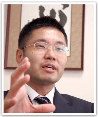 弁護士法人心の代表弁護士西尾有司先生の写真
